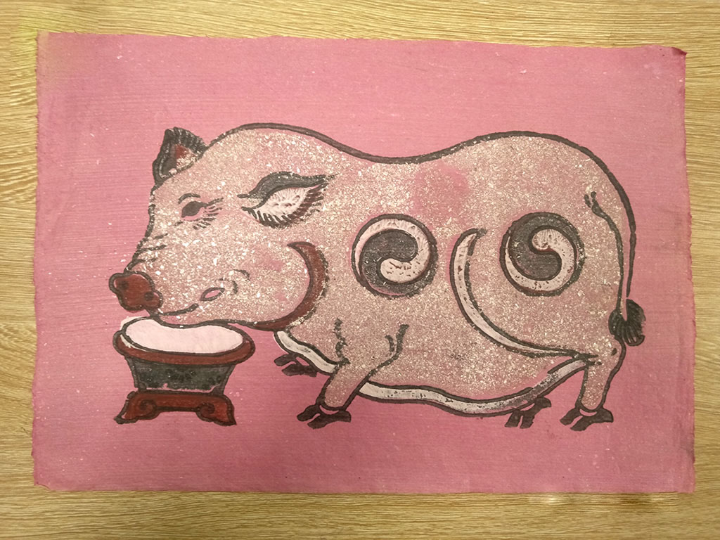 Tranh giấy Lợn Độc Bên Máng Thức Ăn nền hồng 37cm x 26cm - TG006H
